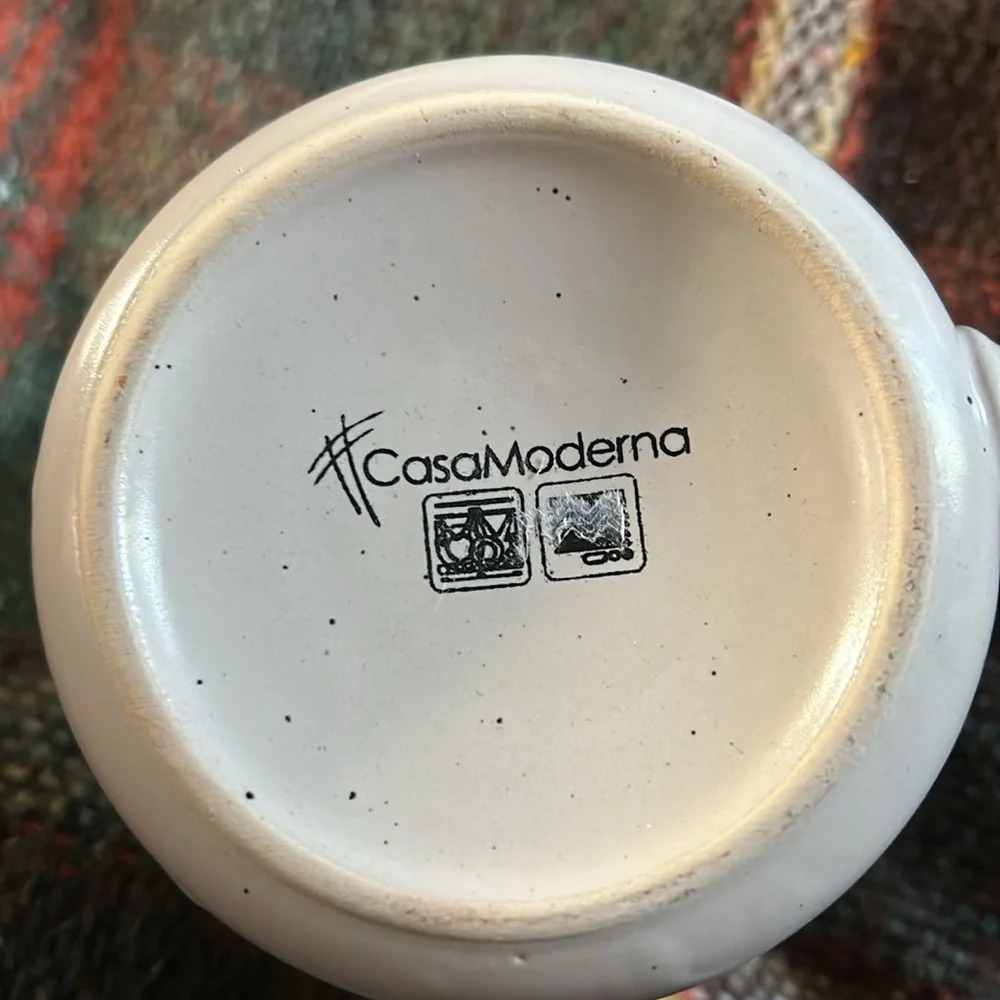 Casa Moderna Embossed Stoneware Mug 370 ml - Picture 4 of 4